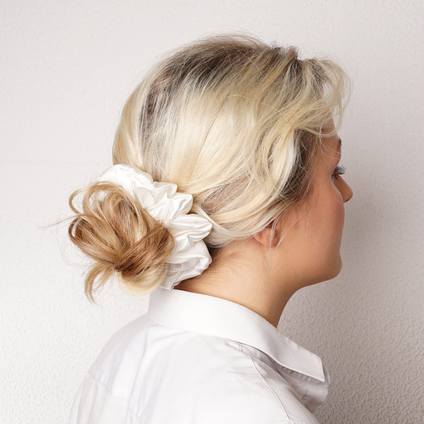 Mulberry Silk Scrunchie - White