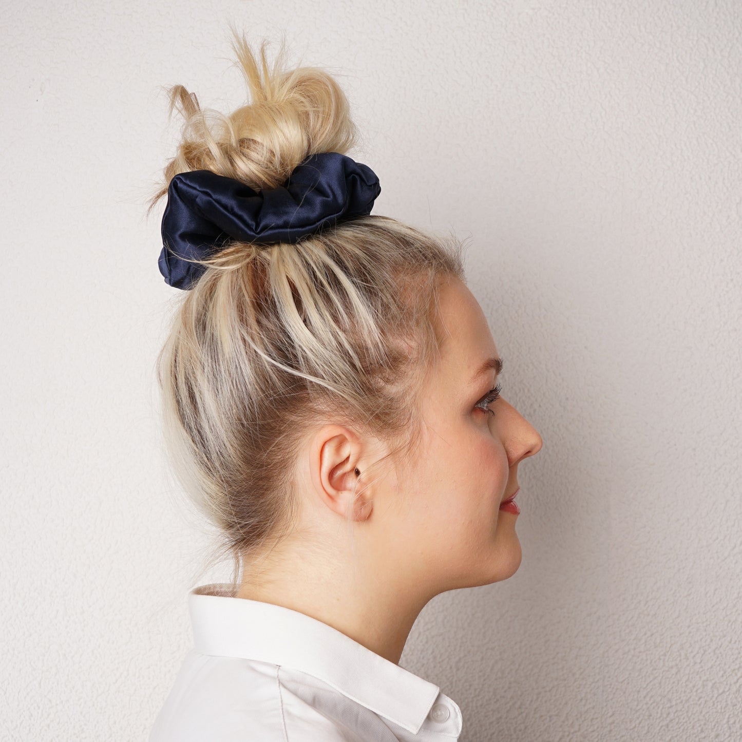 Oversized Pillow Scrunchie - Dark Blue