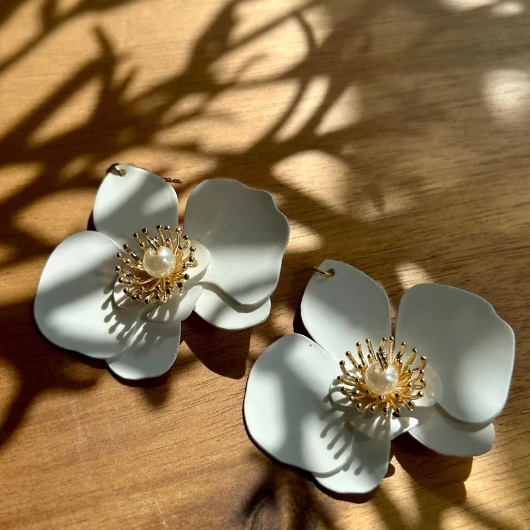 Butterfly Orchid Stud Earrings - Blanc