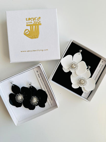 Butterfly Orchid Stud Earrings - Noir