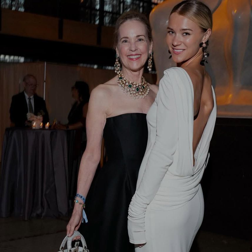 Triple Apple Flower Stud Earrings - Noir