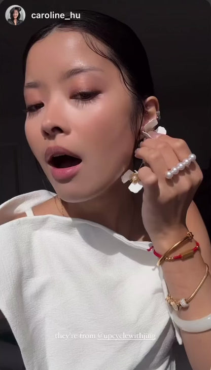 Triple Apple Flower Stud Earrings - Blanc