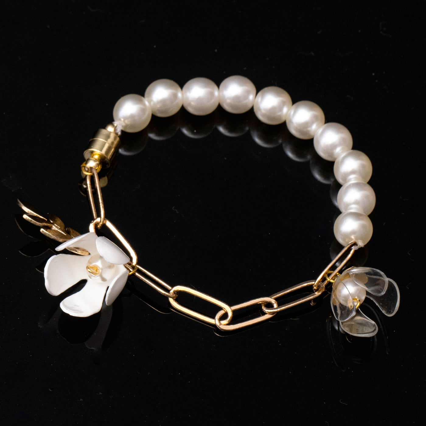 Floral Pearl Bracelet - White