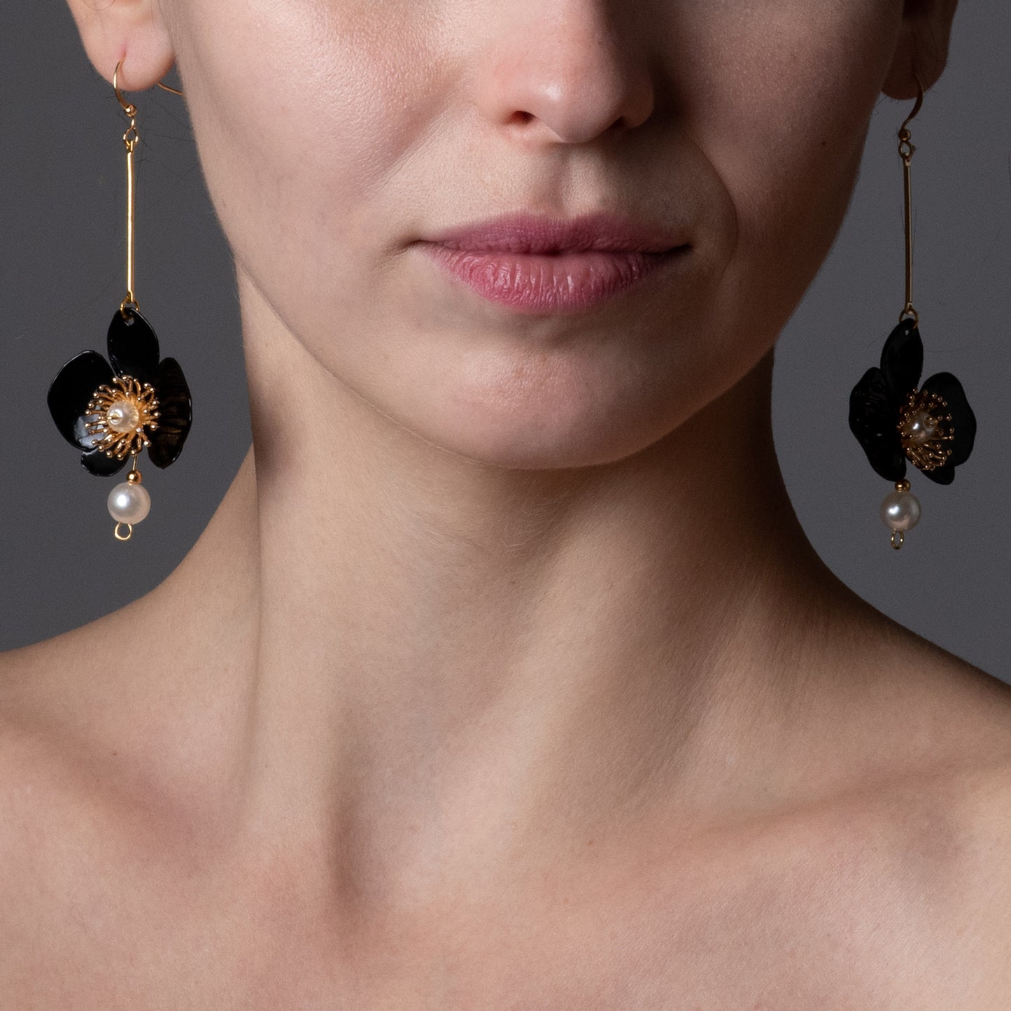 Butterfly Orchid Pearl Earrings - Black